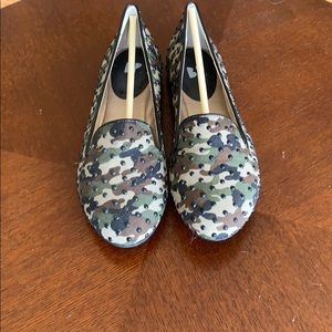 Camo print flats never worn
